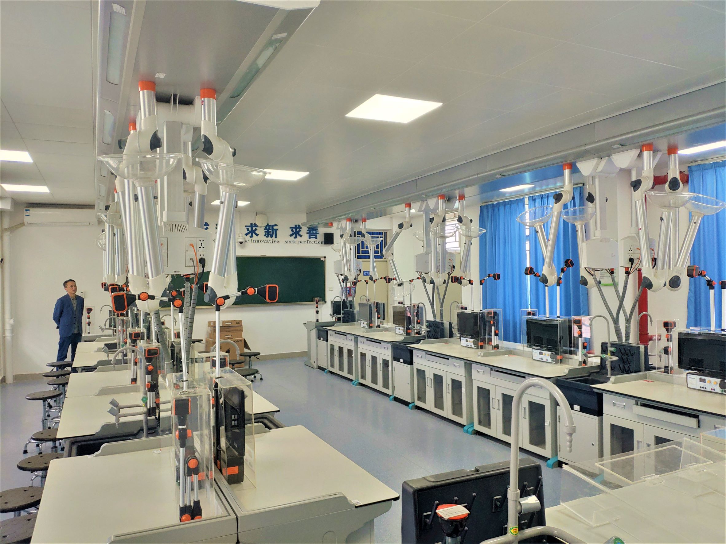 南山区知名学校考场实验室